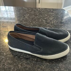 Women’s  Perforated Slip-On Shoes - Black